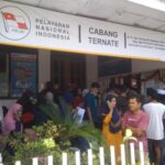 Jelang Arus Mudik, Antrian Panjang Pembelian Tiket Kapal di Pelabuhan Ternate