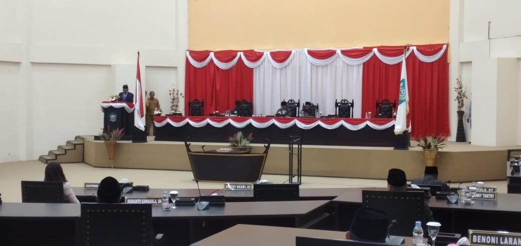 Wabup Halut Sampaikan KUA-PPAS 2023 Pada Rapat Paripurna DPRD
