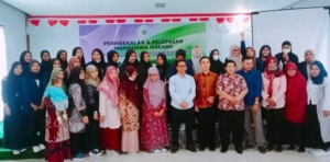 Rektor UMMU Ternate Lepas 68 Mahasiswa Magang Fikes