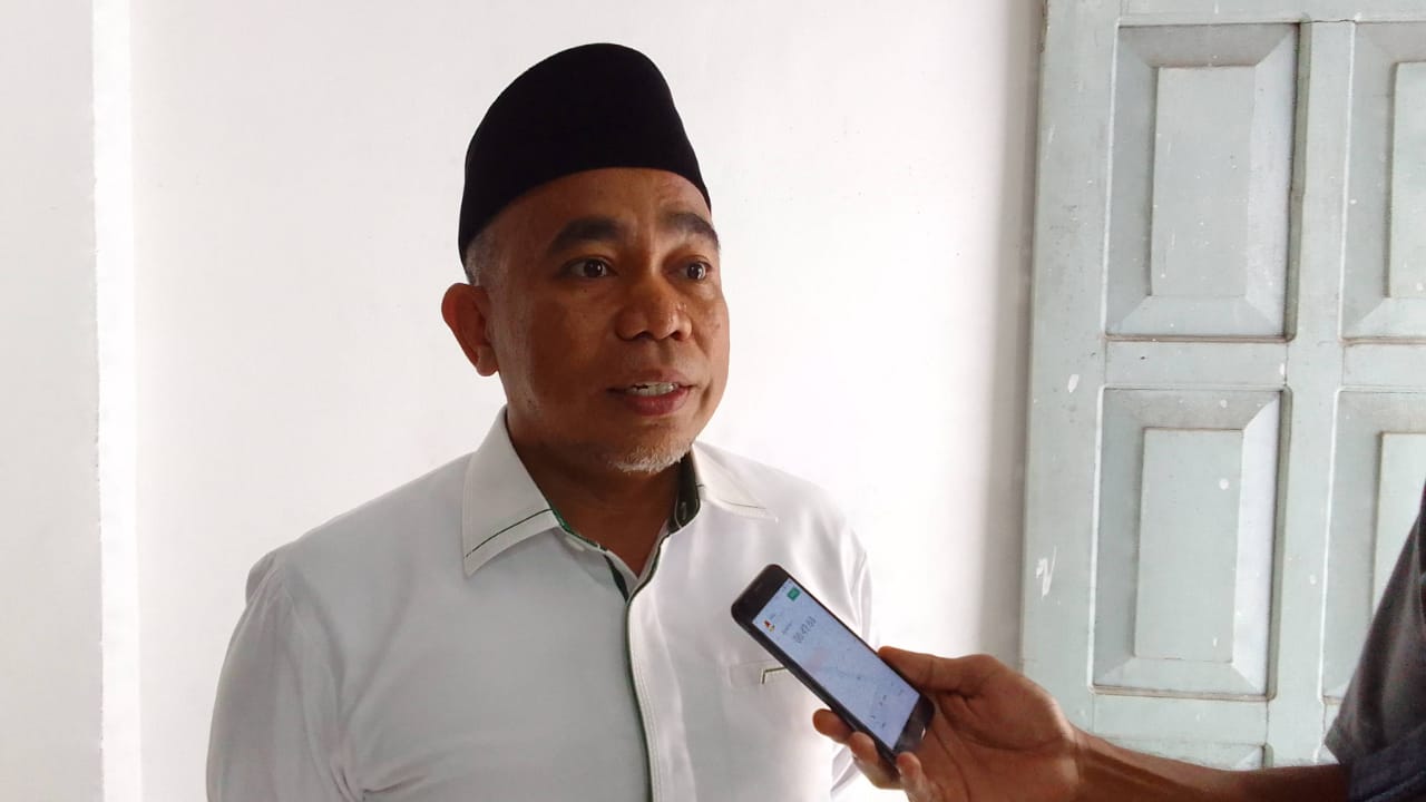 Komisi III DPRD Kota Ternate Mepertanyakan Kualitas Jalan Hotmix Yang Sudah Berlubang