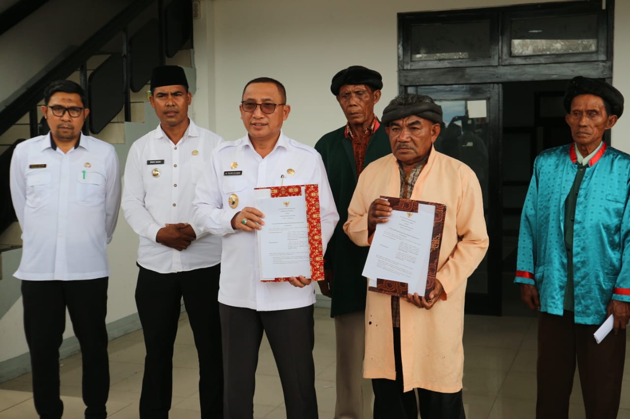 Penandatangan MOU Walikota Ternate dan AMPUH. Dalam Percepatan Pembangunan Dermaga Pulau Hiri 2023