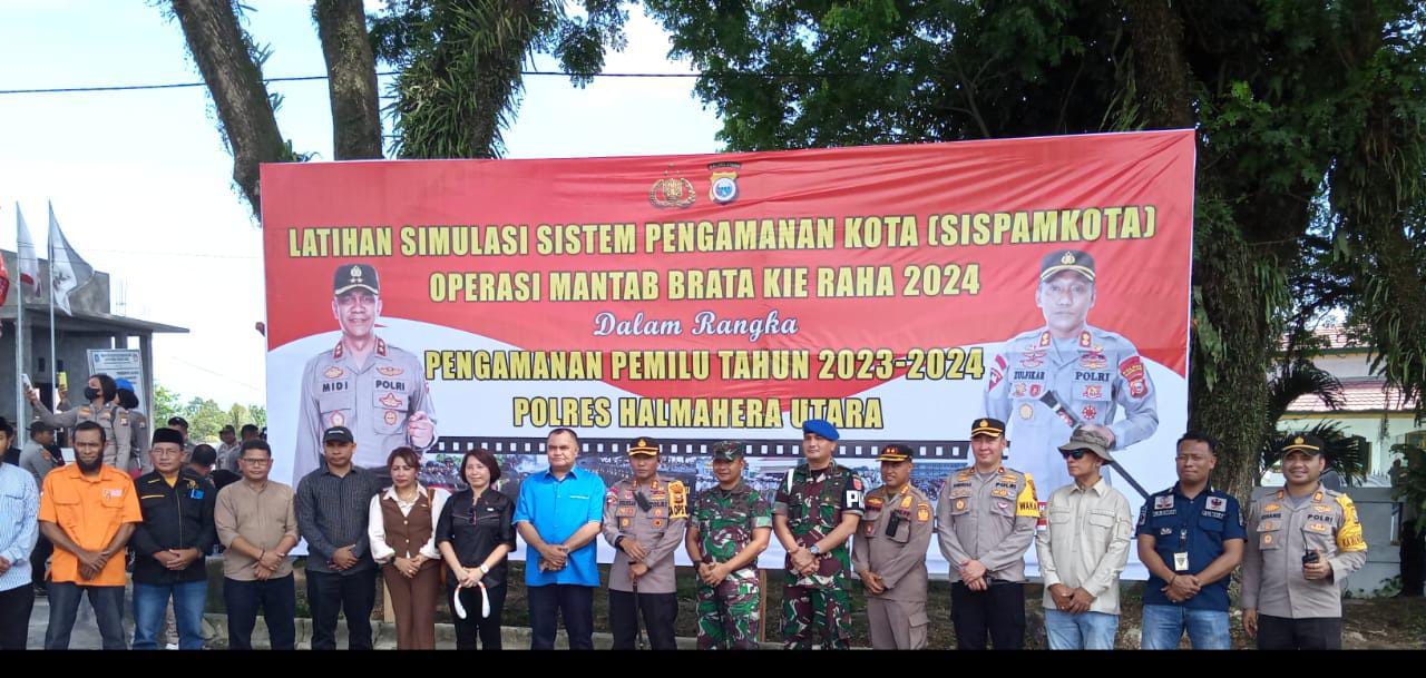 Polres Halut Helat Simulasi  Sispamkot Hadapi Pemilu 2024