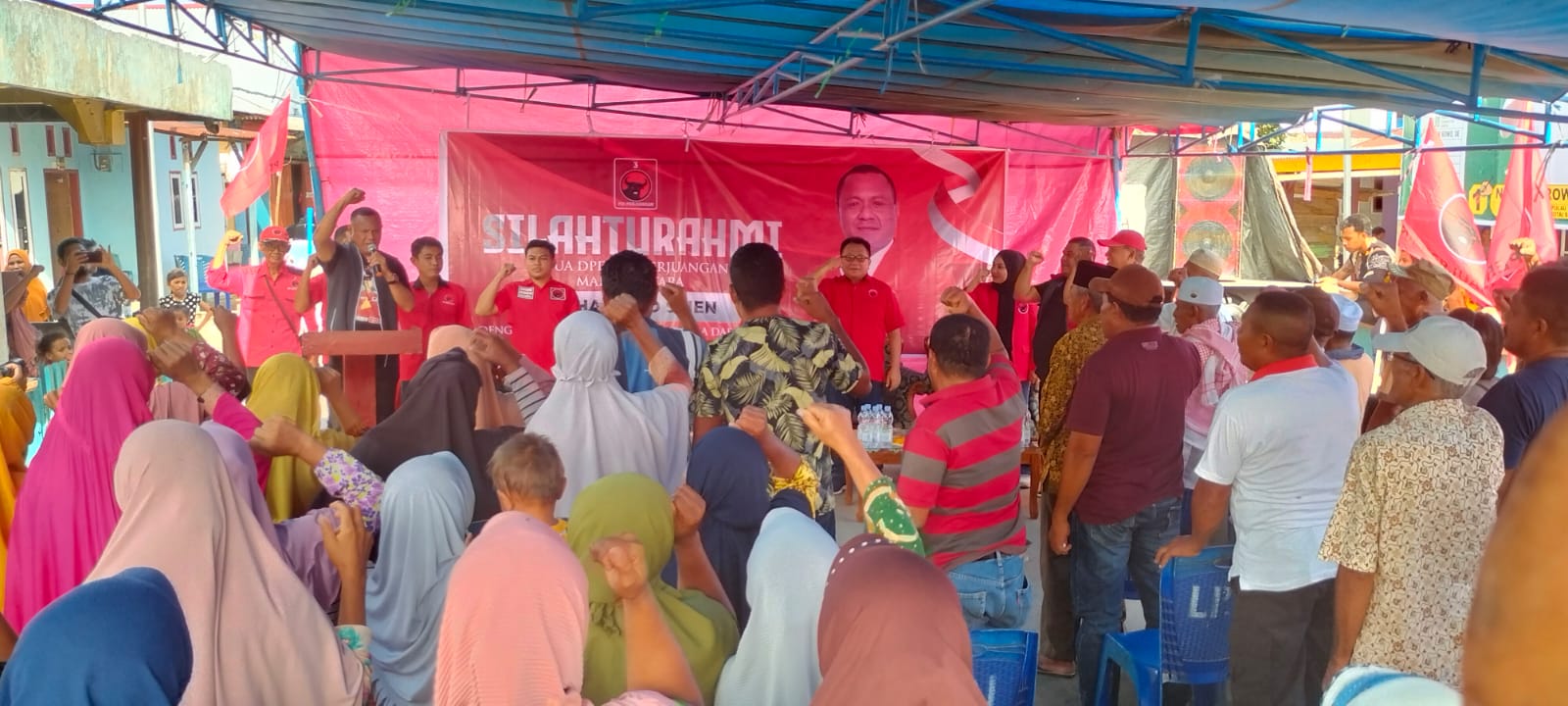 Kampanye Perdana Ketua DPD PDI-P Malut Di Desa Daeo Disambut Meriah: Ini Kata Ayah Erik