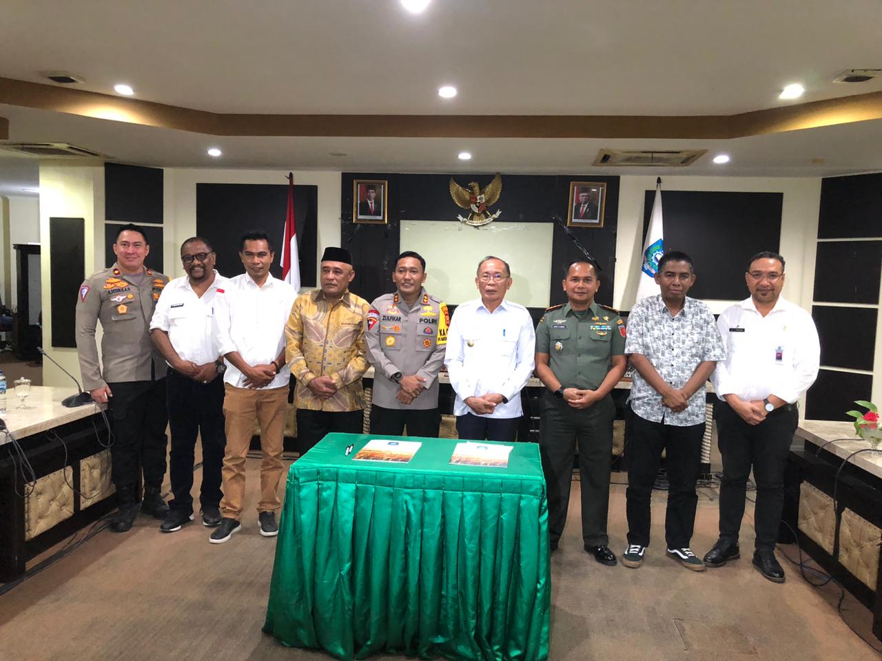 Pemda Teken NPHD Anggaran KPU, Bawaslu  Polres Halut dan TNI Pada  Pemilu 2024