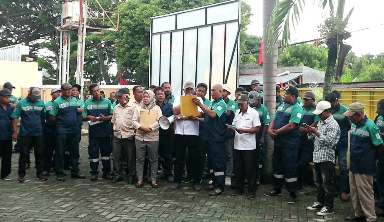 Anggota Koperasi TKBM Ternate Tolak Rancangan Permenaker