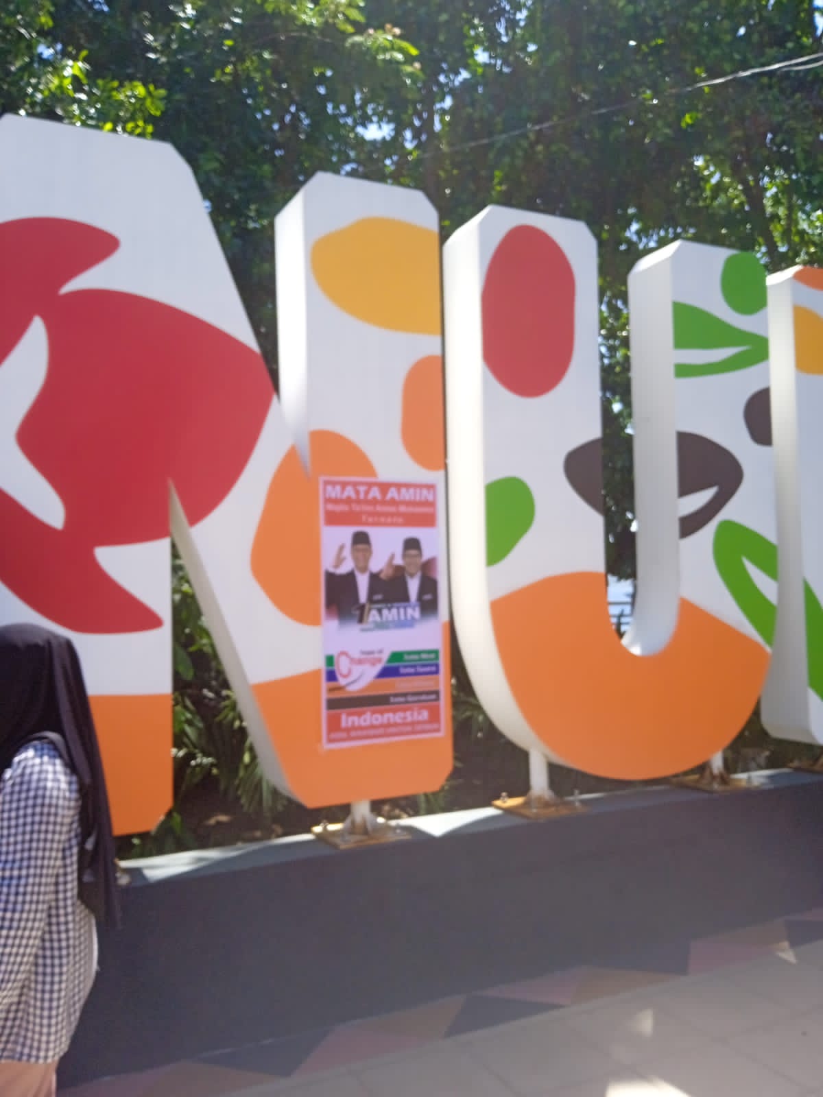 Pemasangan APK Capres Amin di Kampanye Akbar Ternate Tabrak Atura