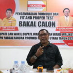 Foto Calon Bupati Halmahera Tengah Edi Langkara, usai Pengambilan formulir pendaftaran Partai Hanura