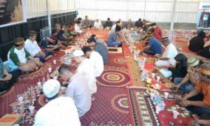 Ratusan Warga KKSS & Halilintar Ternate Gelar Buka Puasa Bersama, Bagikan 400 Paket Takjil