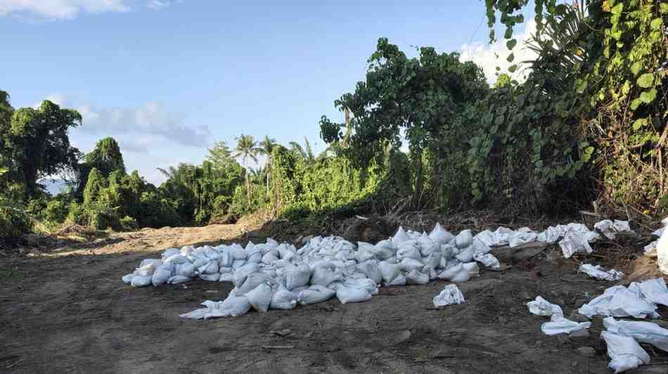Diduga Legalkan Penggalian Topsoil, DLH-KPH Disorot
